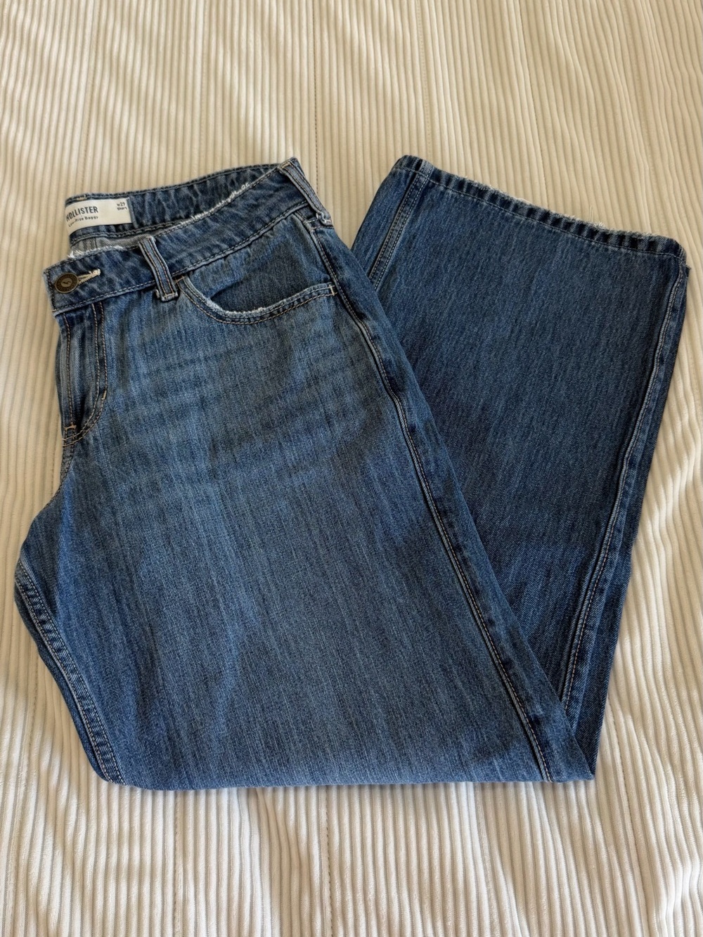 Hollister Women's Low-Rise Baggy Jeans